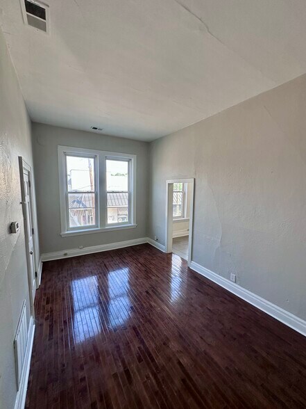 Building Photo - 102 Karl Brown Way