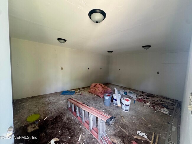 Building Photo - 379 Orange Ave