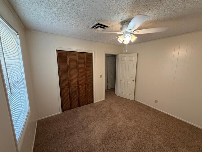 Building Photo - 1506 Idlewild Dr