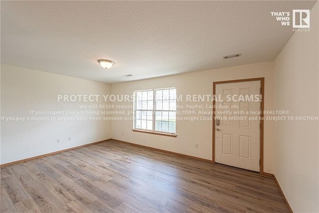 Building Photo - 1155 S Craftsman St