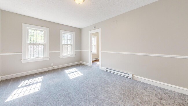 Building Photo - 3052 Sackett Ave