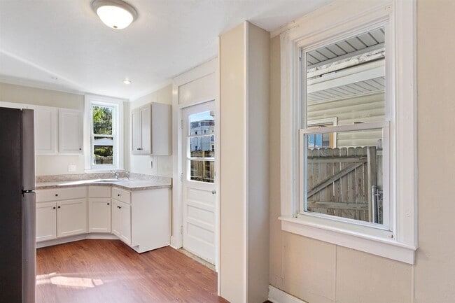 Building Photo - Charming 3 Bed, 1.5 Bath Home in York Pa!