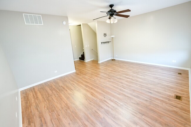 Building Photo - 518 Declaration Ln