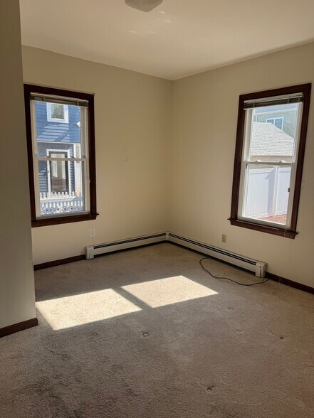 Building Photo - 289 Spruce St