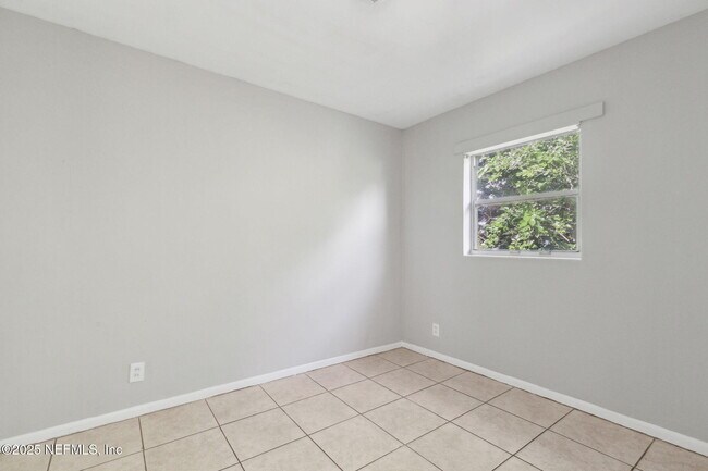 Building Photo - 1224 W 18th St