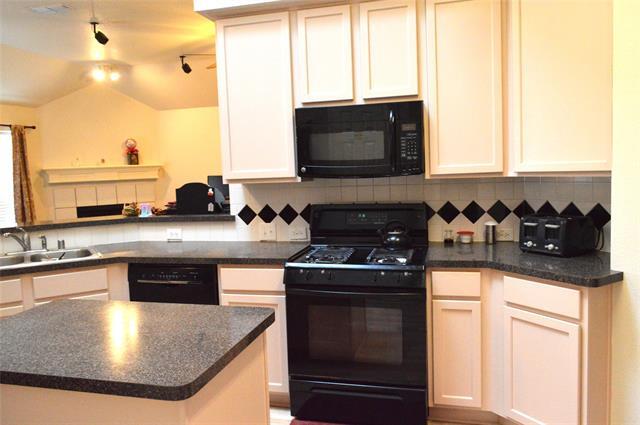 Building Photo - 3402 Ashleaf Dr