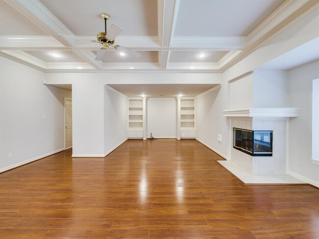 Building Photo - 14211 Woodville Gardens Dr