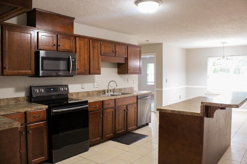 Building Photo - 228 Cobble Stone Ln