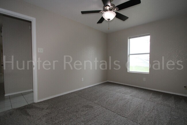Building Photo - Live Large in Killeen – 5 Bedrooms, Big Va...