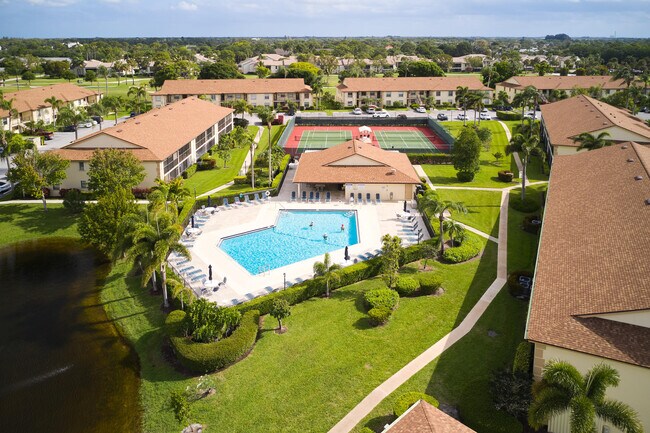 Building Photo - 1101 Pinecrest Cir