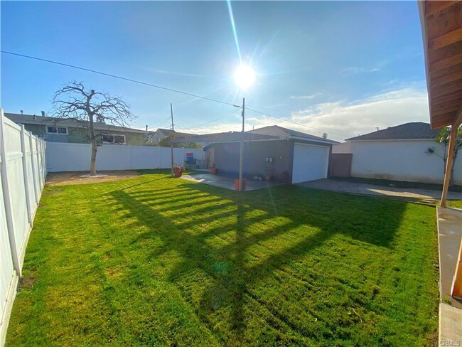 Building Photo - Cozy Single Family Home in Gardena!