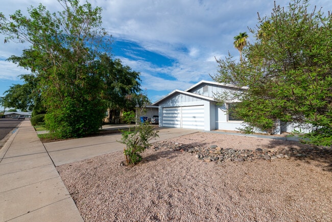 Building Photo - 2607 S Jentilly Ln