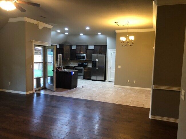 Building Photo - 337 N Sabine Pass Rd