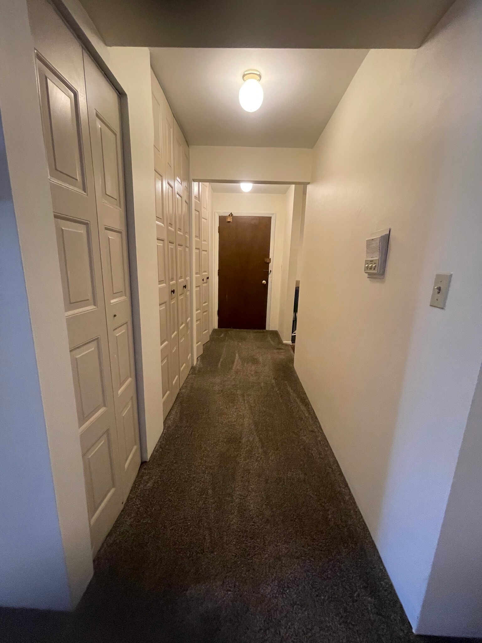 Building Photo - 7 Oak Creek Dr