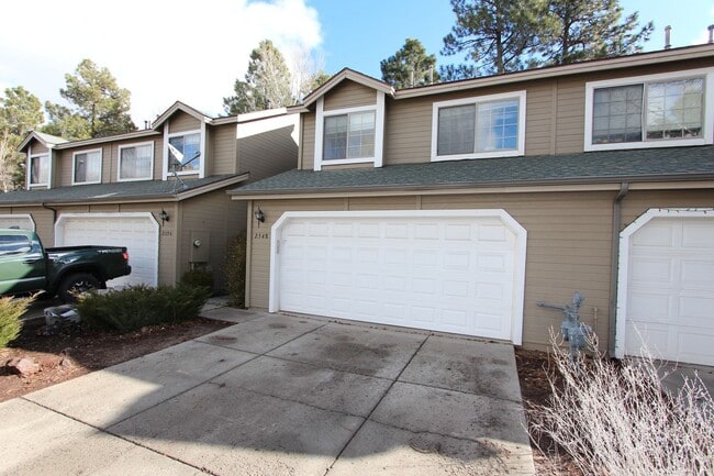 Building Photo - LEASE THROUGH JULY 3-Bed / 2.5-Bath Townhome in Boulder Point Near FUTS Trails
