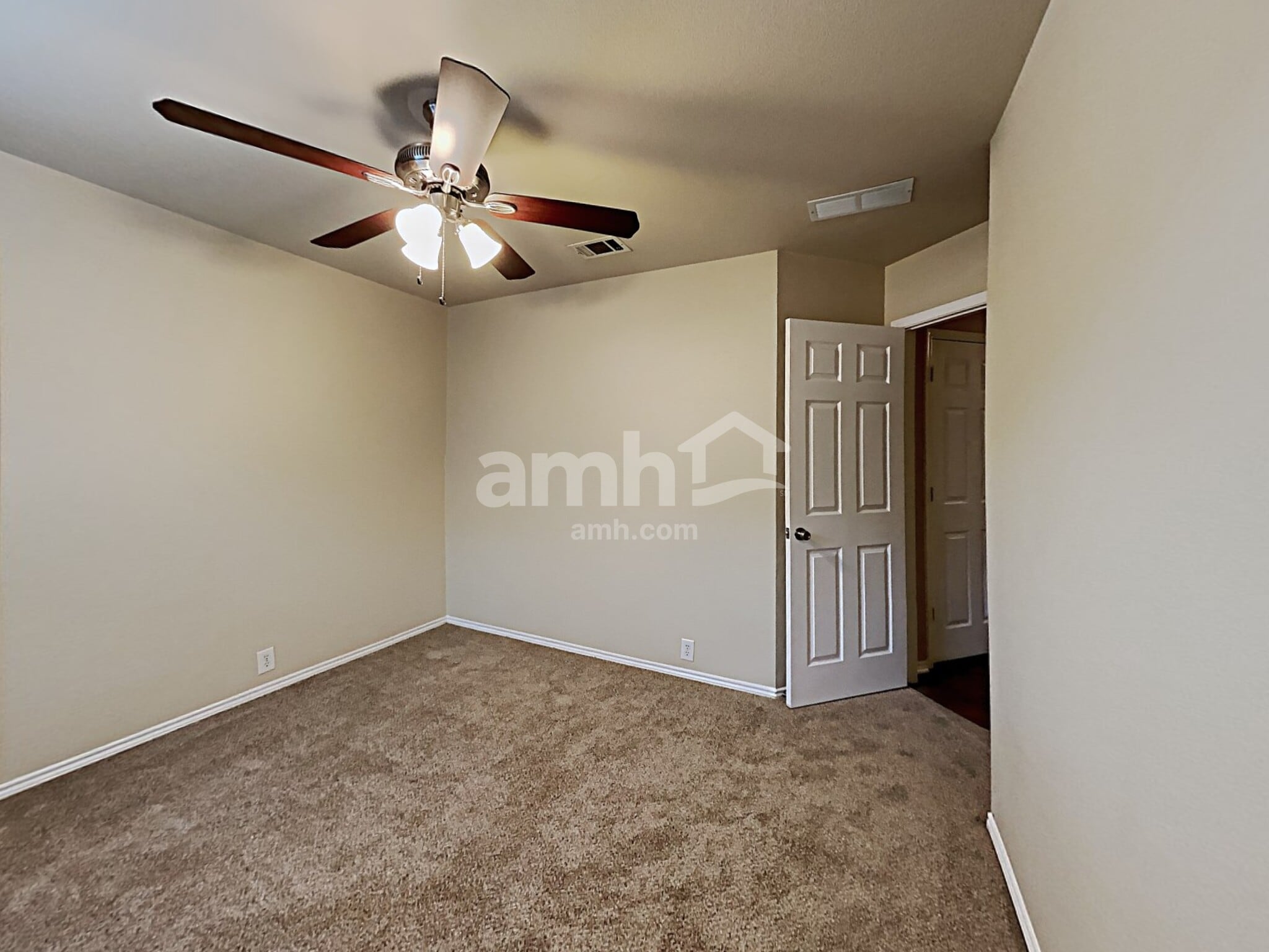 Building Photo - 3002 Marigold Dr