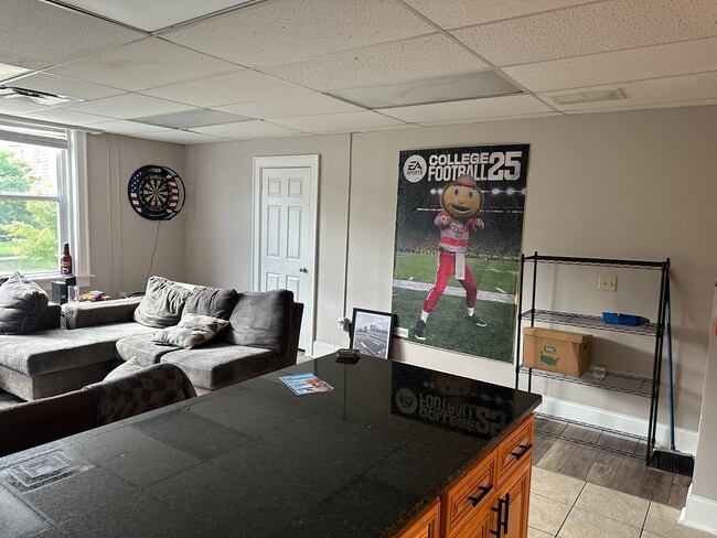 Building Photo - 1988 N High St