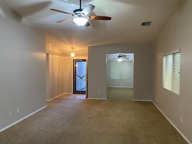 Building Photo - Charming 3 Bed w/Den in Northwest Peoria