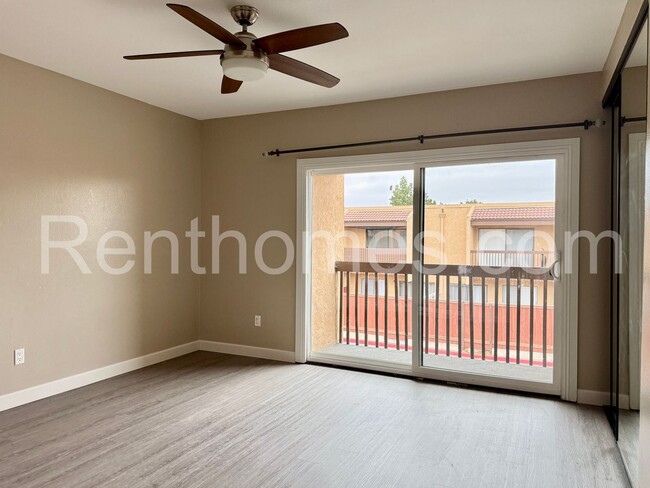Building Photo - 9405 Gold Coast Dr