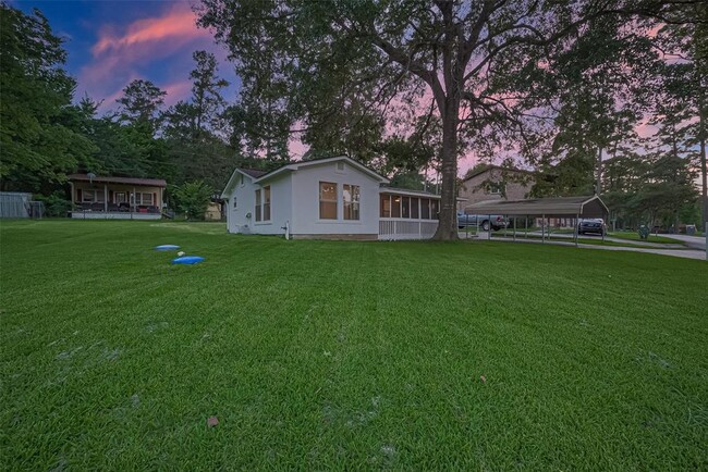 Building Photo - 1372 W Pine Lake Cir
