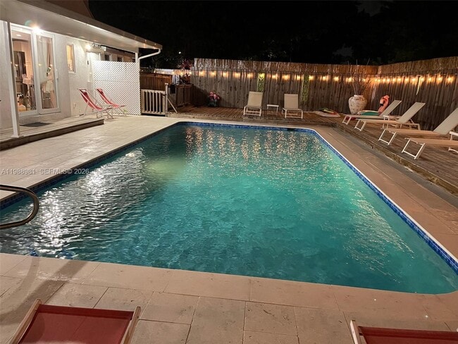 Building Photo - 212 SW 1st Ave