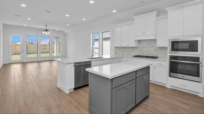 Building Photo - 211 Sierra Strm Ln