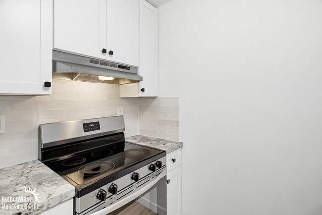 Building Photo - Charming 2Bdm 2Ba Apartment in Mission Hills - MI Special