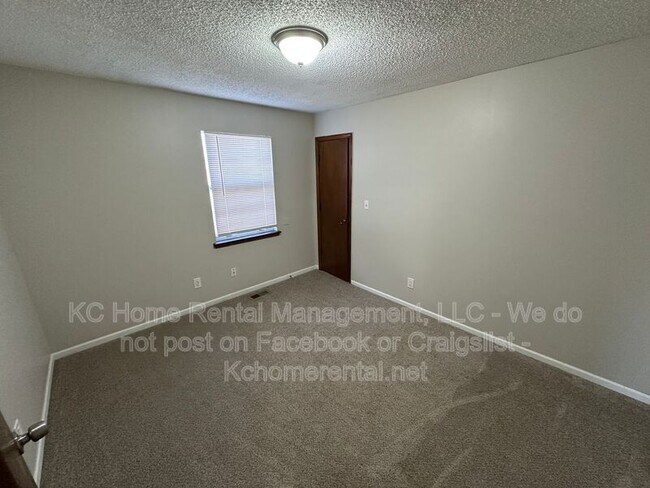 Building Photo - 225 Ottawa St