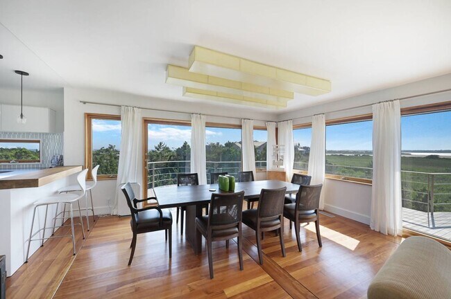 Building Photo - 360 Dune Rd