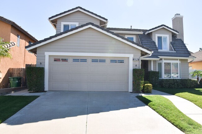 Building Photo - Beautiful 2 Story Home For Rent