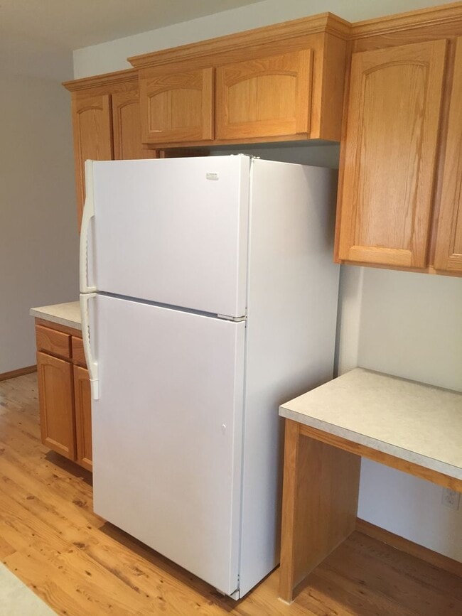 Building Photo - ***PENDING APPLICATIONS***Lovely 3 Bedroom...