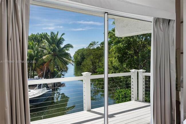 Building Photo - 2120 S Bayshore Dr