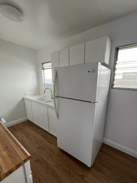 Building Photo - 244 5th St