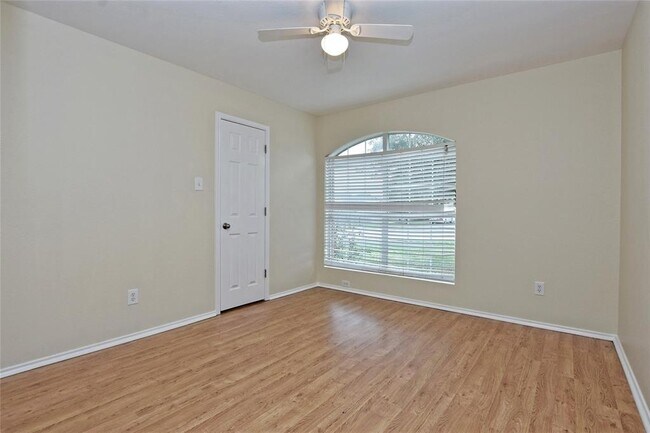 Building Photo - 401 Bandara Woods Blvd