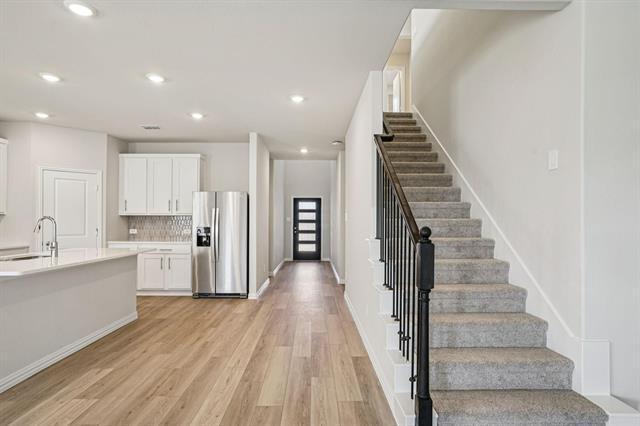 Building Photo - 411 Midnight Oak Dr