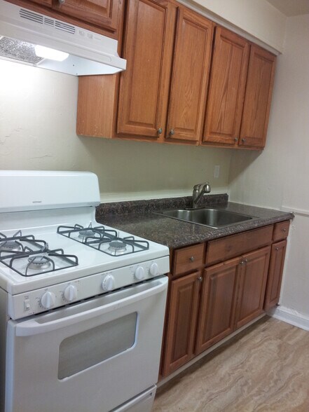 Building Photo - 220 Allison St NW