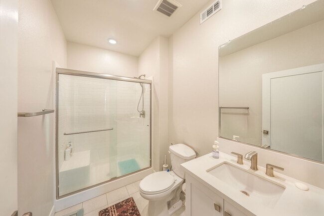 Building Photo - 232 Keeper