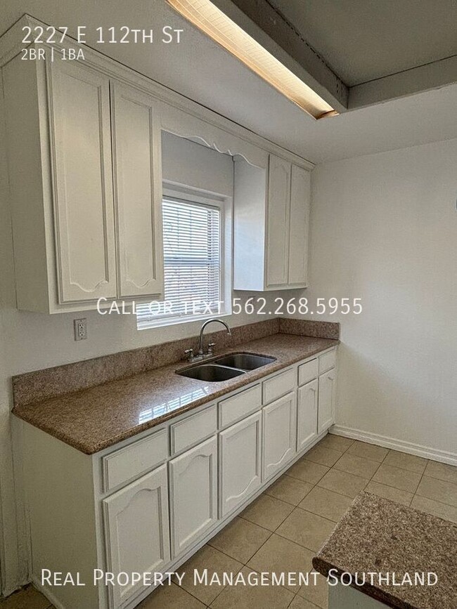 Building Photo - 1 Bedroom available now in Los Angeles!!