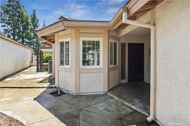 Building Photo - 1224 Fairway Cir