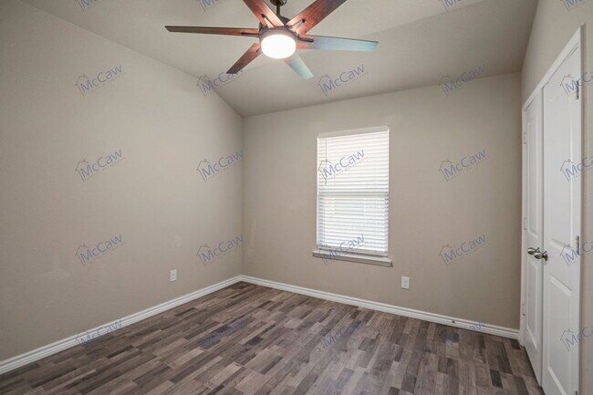 Building Photo - 2216 Eppright Dr