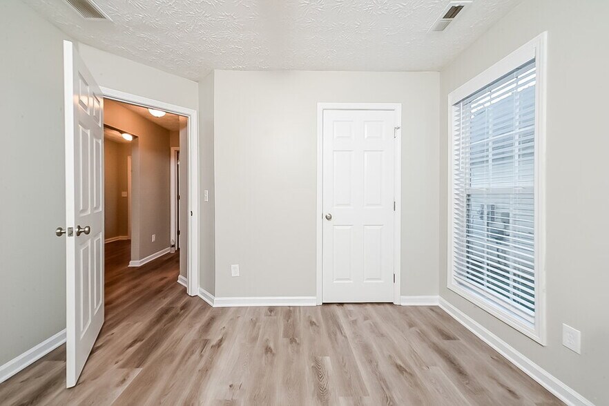 Building Photo - 205 Lassiter Dr