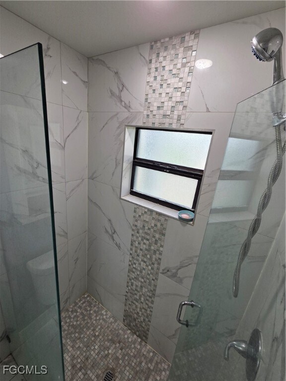 Building Photo - 312 Gilbert Ave S