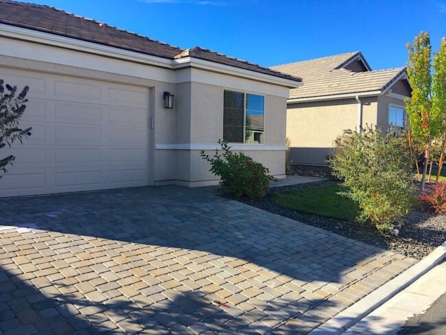 Building Photo - Sparks 3 Bedroom, 3 Bath Single Story - Ne...