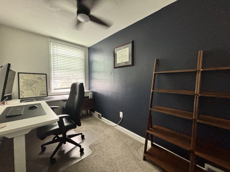 Building Photo - 946 Kenwood Rd