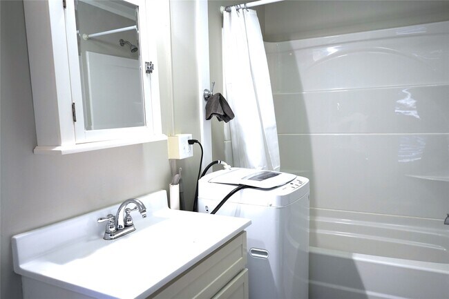 Building Photo - 54 Central Ave