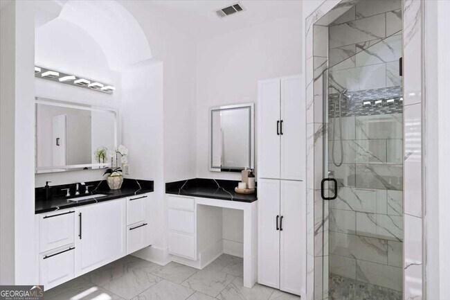 Building Photo - 3040 Wallace Cir SE