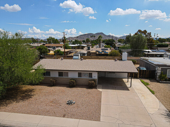 Building Photo - 3bed/1.5bath House at 35th Ave. & Cactus! ...