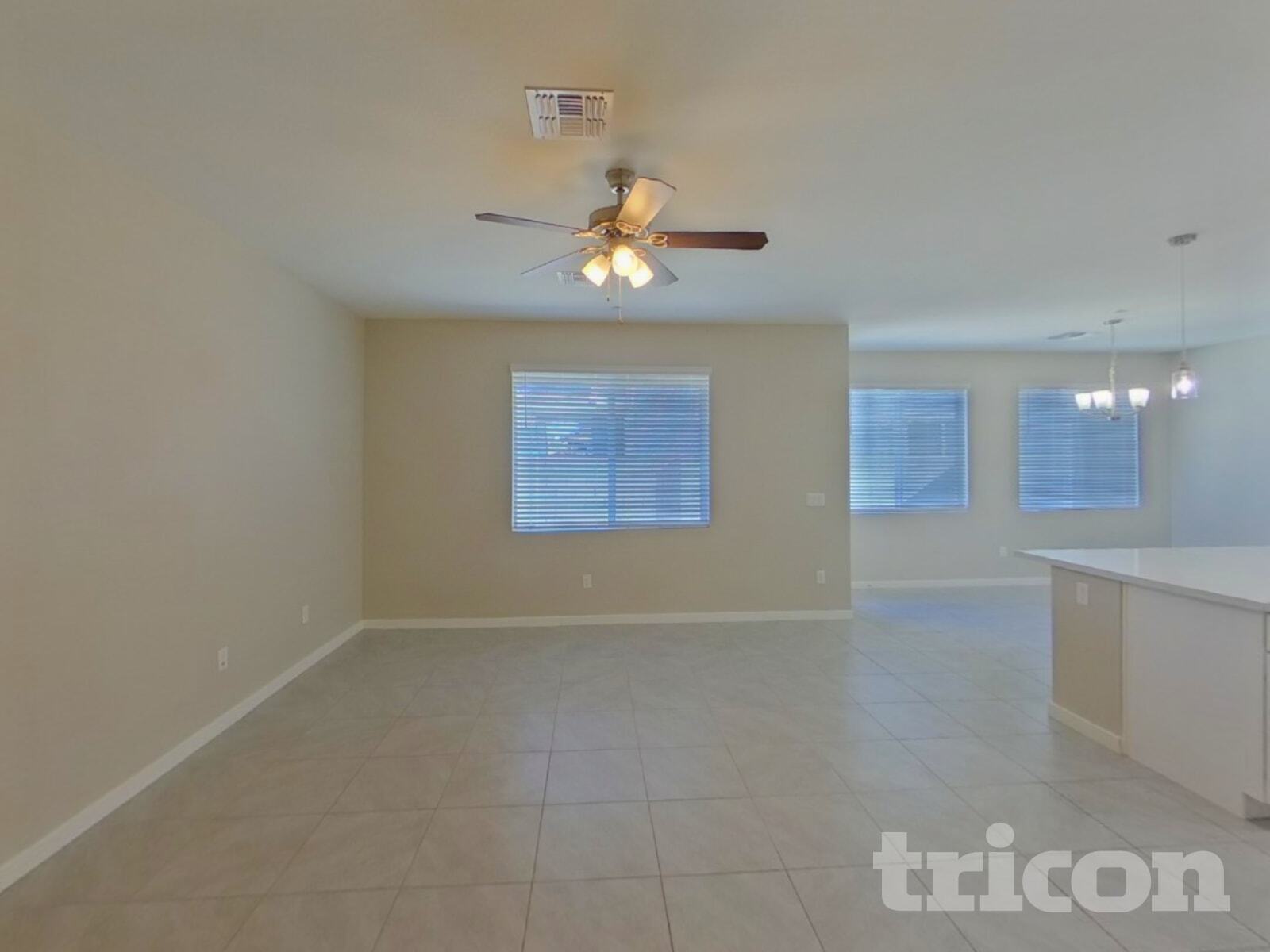 Building Photo - 1349 N Parkcrest