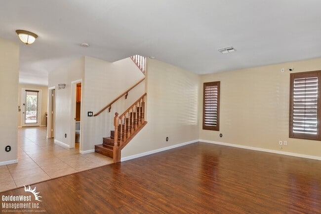 Building Photo - Beautiful 4Bdm 2.5Ba Tuscan-Inspired Home Located in the Norterra Area of Phoenix!