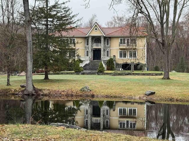 Building Photo - 180 Stone Hill Rd